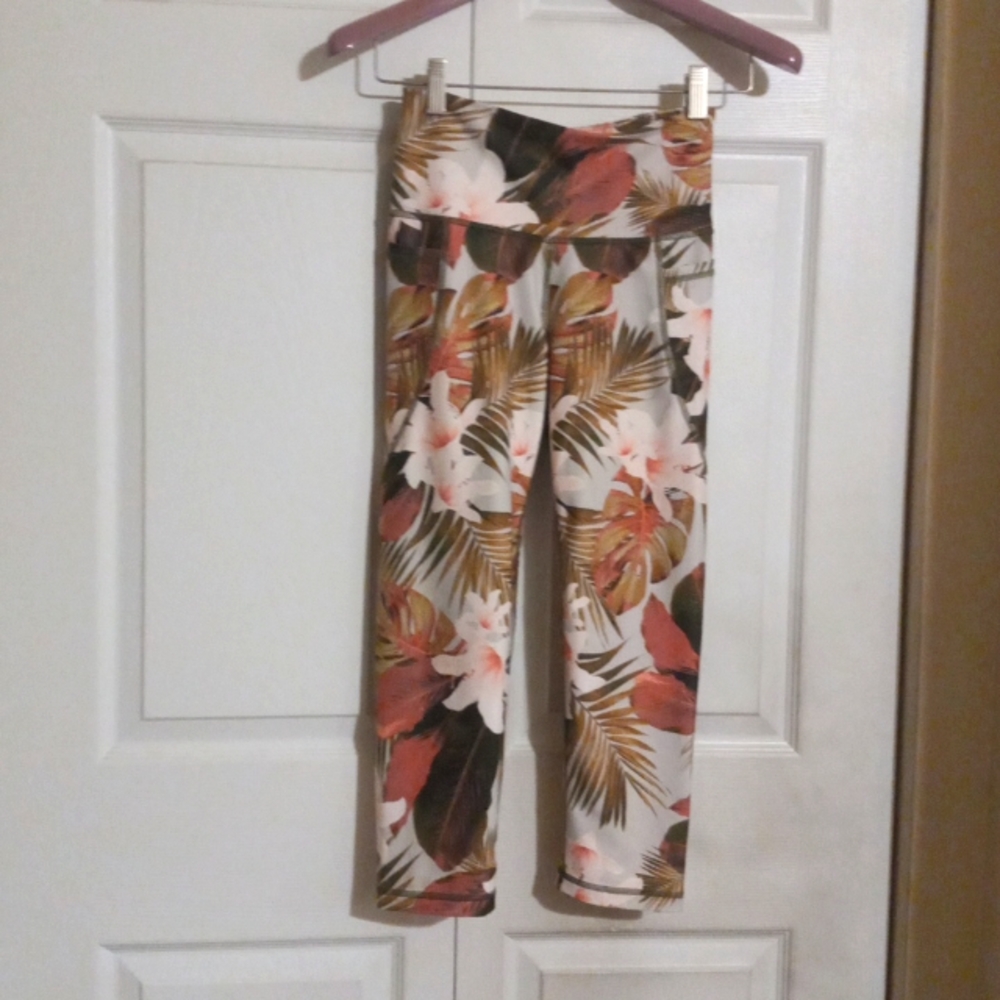 Old Navy Powersoft leggings size Small